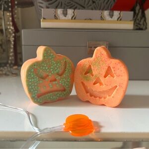 Halloween- pumpkin shaped candle  wax melts - Apple cinnamon scented